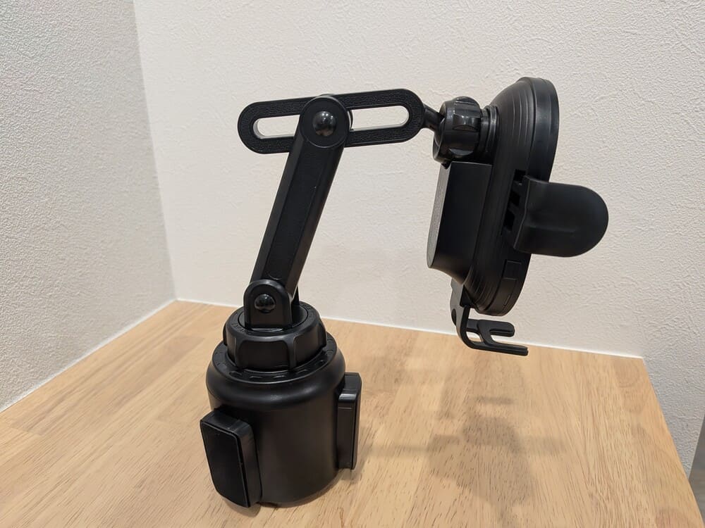 セイワ製スマホホルダーを横から見た様子